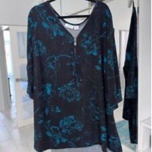 AVENUE Black & Blue Blouse w/Floral Design  (26/28) NWT